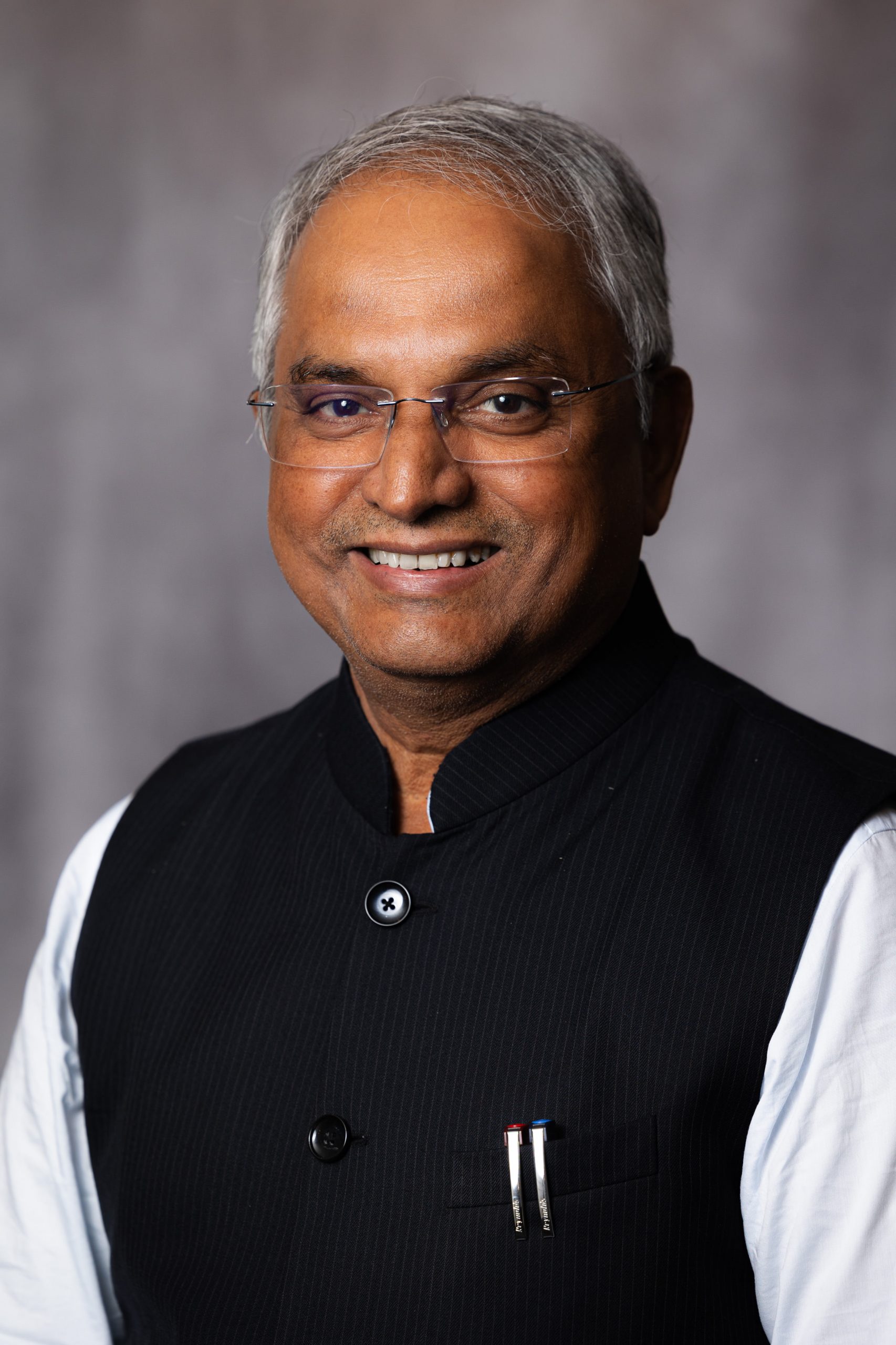 Picture of Dr Surendra Manjrekar